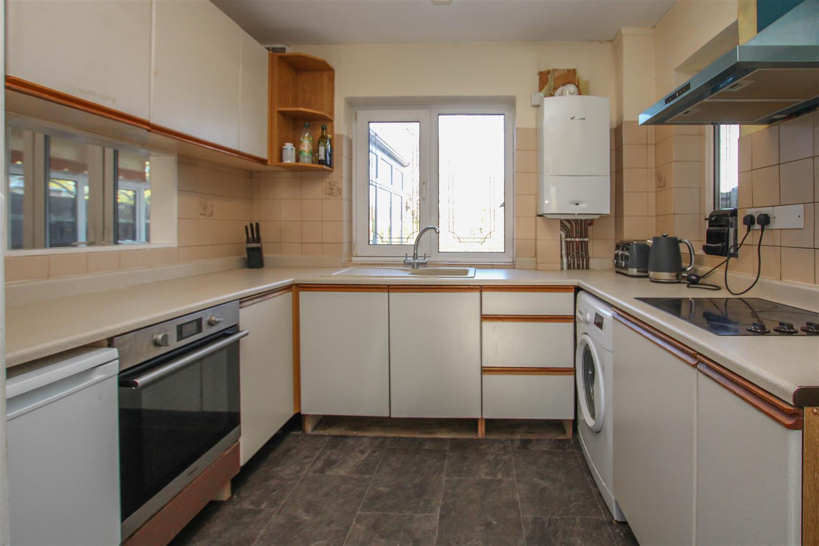 Kelvedon Close, Hutton, Brentwood Keith Ashton